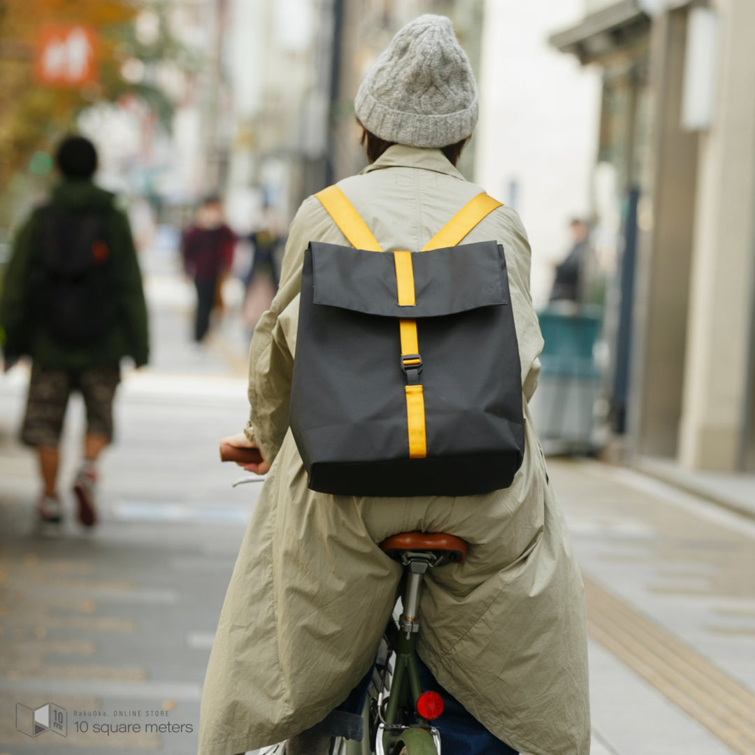 Square back outlet pack